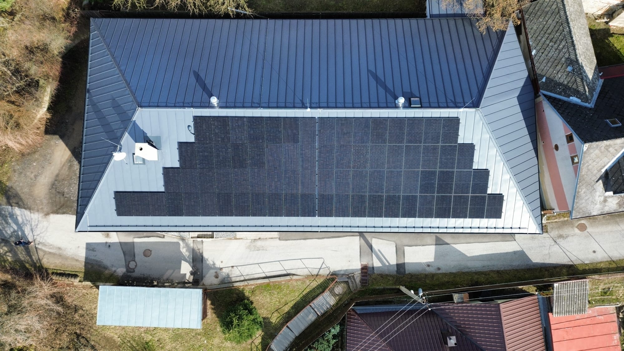 Fotovoltaická elektrárna na střeše kulturního domu